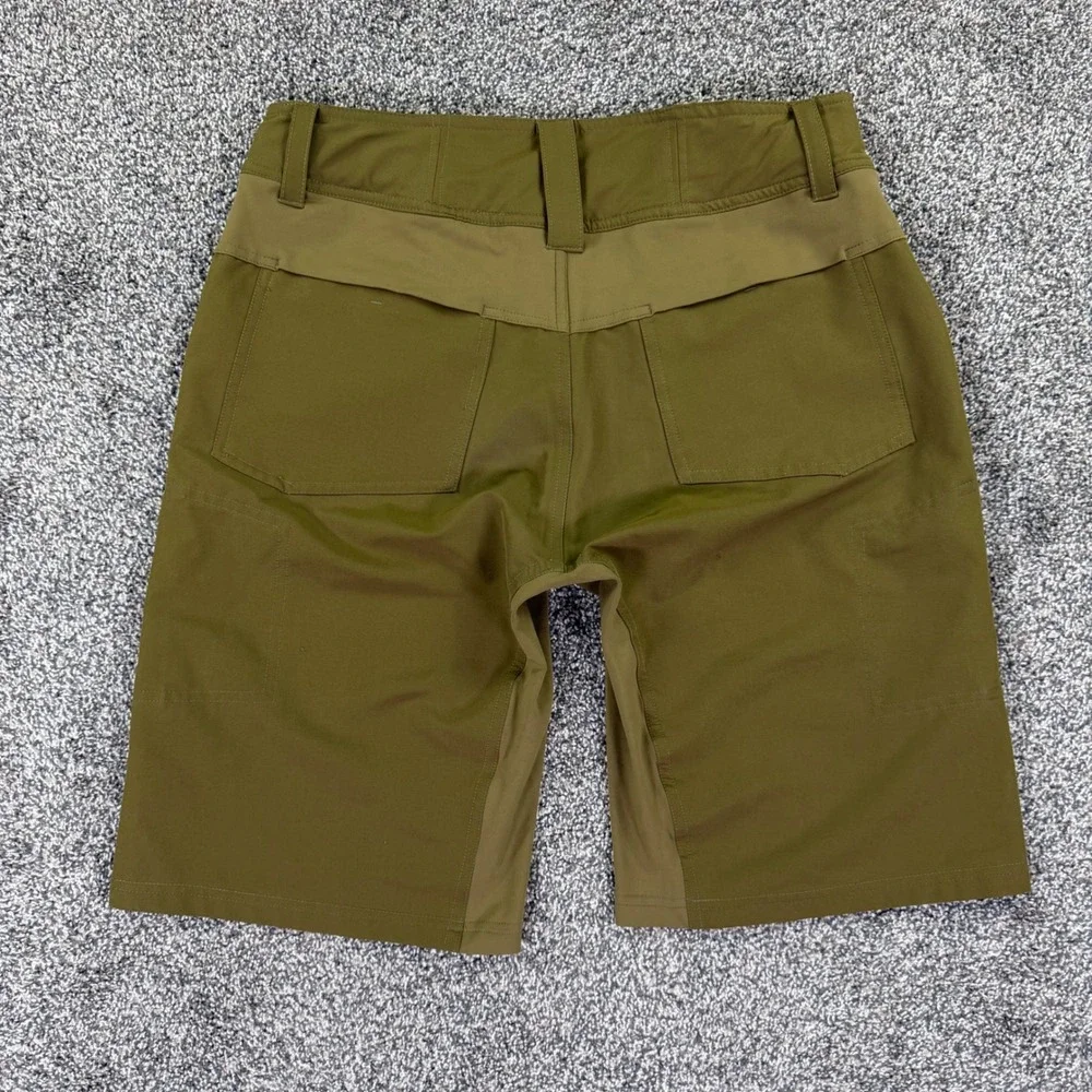 Club Ride Mountain Bike Shorts Olive Green Men Medium Zipper Pockets Active MTB